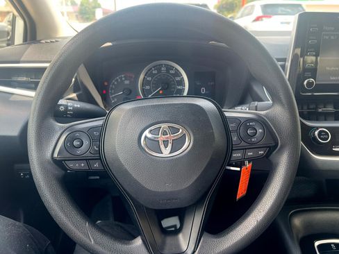 Used 2020 Toyota Corolla LE image 12