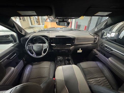 Used 2024 Chevrolet Silverado 1500 ZR2 w/ Technology Package image 15