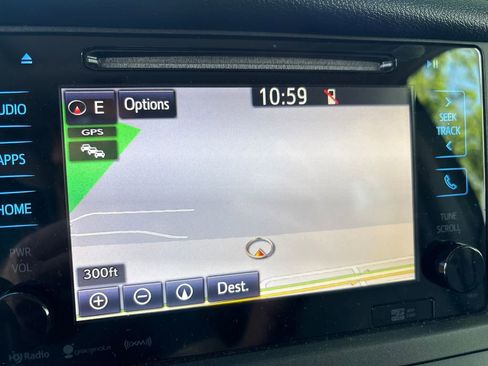 Used 2017 Toyota Sienna XLE Premium FWD image 25