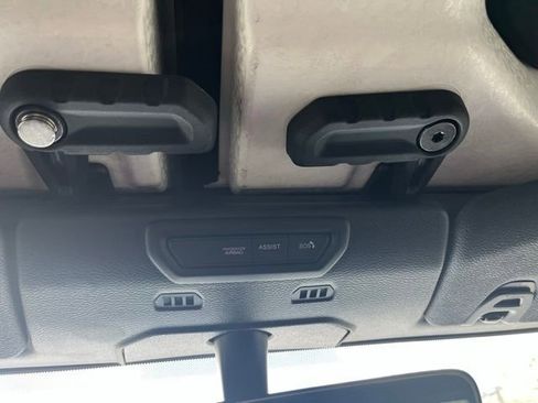 Used 2023 Jeep Gladiator Sport image 30