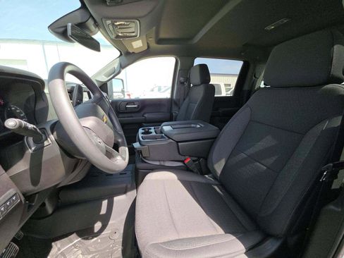 Used 2025 Chevrolet Silverado 2500 Custom w/ Custom Value Package image 5