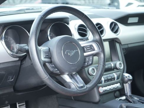 Used 2015 Ford Mustang Premium image 23