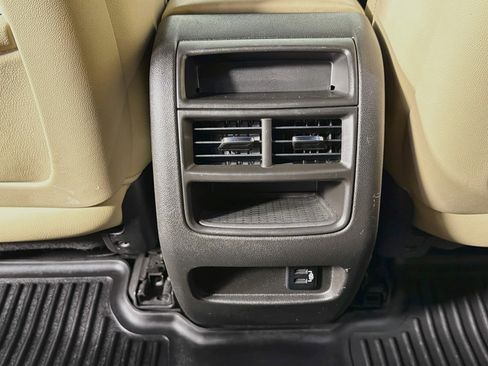 Used 2018 Cadillac XT5 FWD image 27