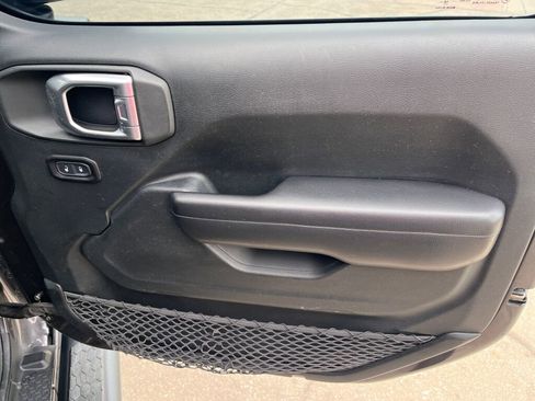 Used 2018 Jeep Wrangler Unlimited Sport S image 28