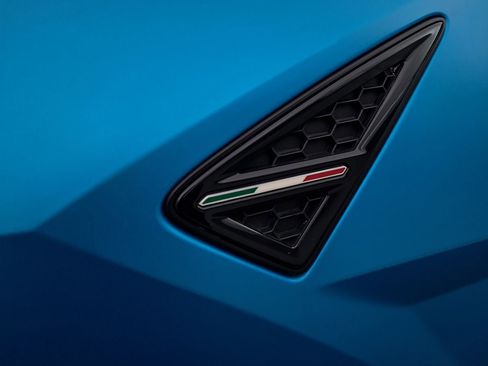 Used 2021 Lamborghini Urus image 7