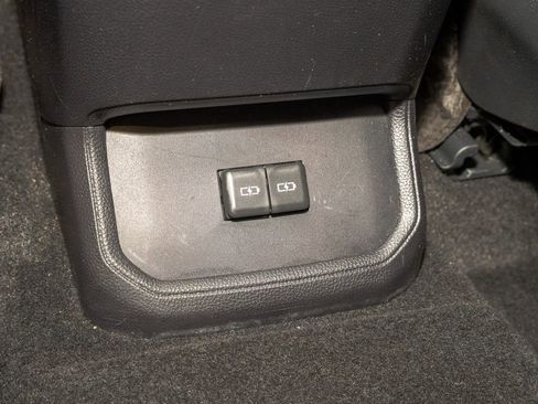 Certified 2024 Toyota Highlander XLE image 8