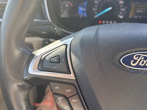 Used 2017 Ford Fusion SE w/ Fusion SE Technology Package image 14