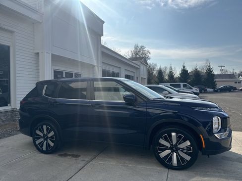 New 2026 Mitsubishi Outlander SE AWD/4WD image 8
