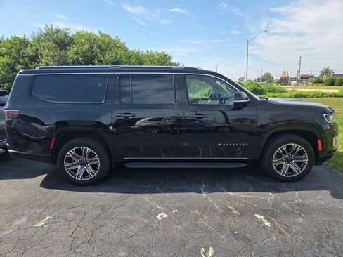 Used 2024 Jeep Wagoneer L Series II w/ Flexible Seating Group AWD/4WD image 2