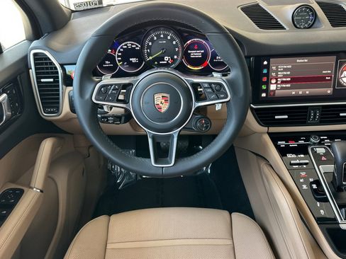 Certified 2023 Porsche Cayenne AWD/4WD image 14