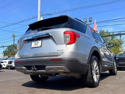 Used 2023 Ford Explorer XLT w/ Equipment Group 202A AWD/4WD image 9