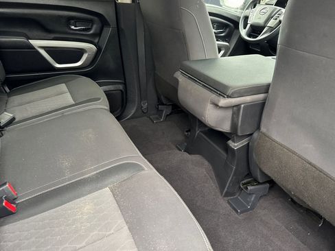 Used 2023 Nissan Titan SV image 29