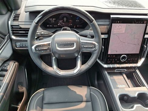 Used 2025 GMC Acadia Denali w/ Super Cruise Package AWD/4WD image 12
