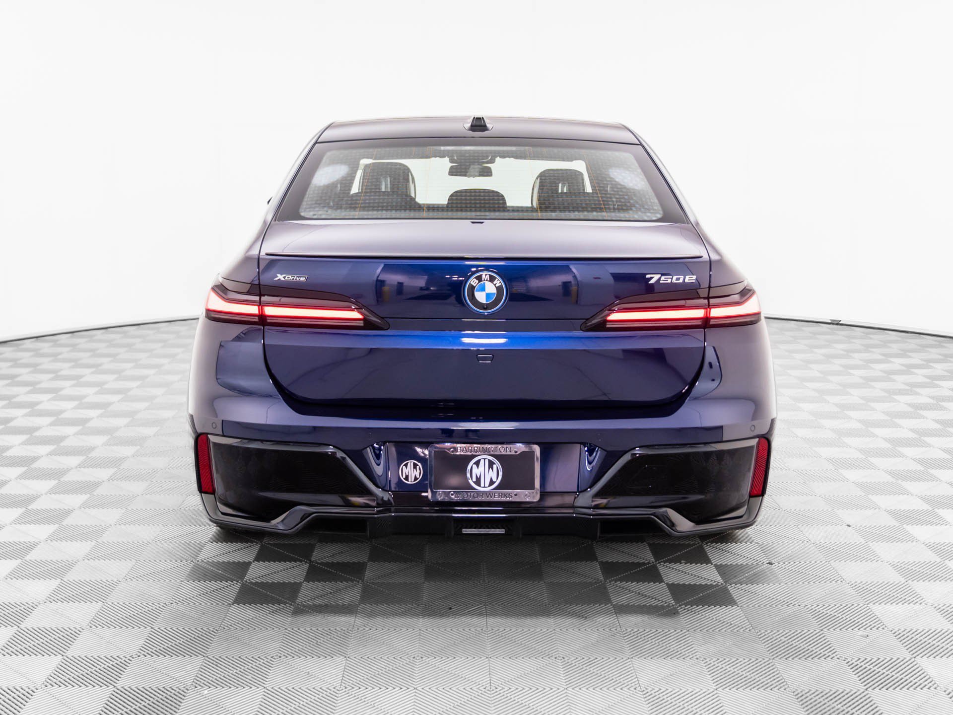 Used 2026 BMW 750e xDrive w/ Executive Package AWD/4WD image 5