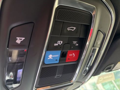 Used 2023 Jeep Grand Cherokee Altitude RWD image 21