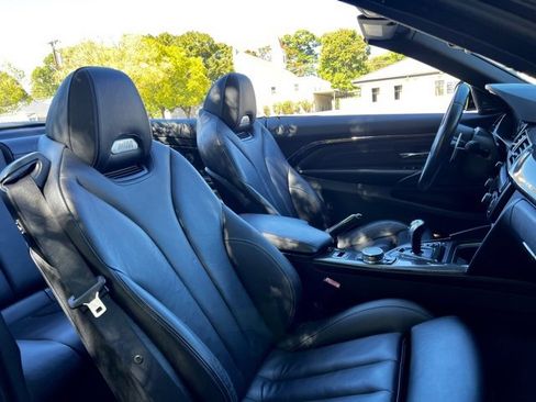 Used 2016 BMW M4 Convertible image 31