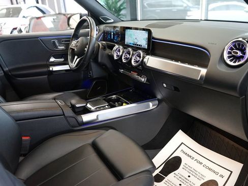 Used 2021 Mercedes-Benz GLB 250 4MATIC image 48