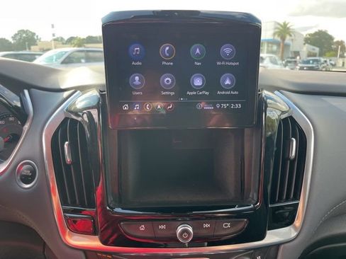 Used 2020 Chevrolet Traverse Premier FWD image 25