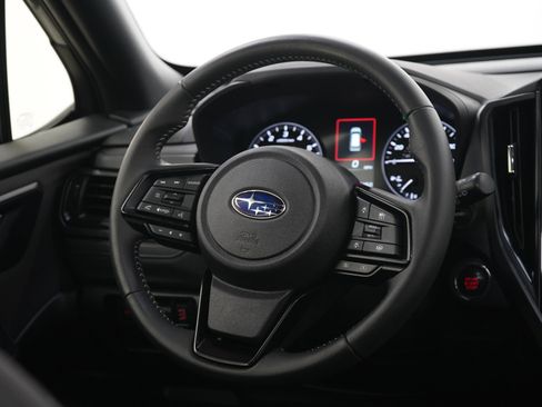 Used 2025 Subaru Forester Premium AWD/4WD image 14