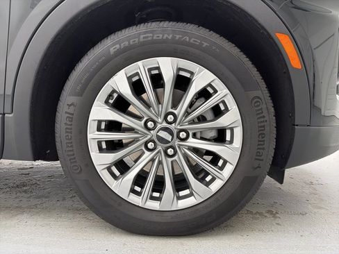 Used 2025 Cadillac XT4 Premium Luxury w/ Technology Package image 18