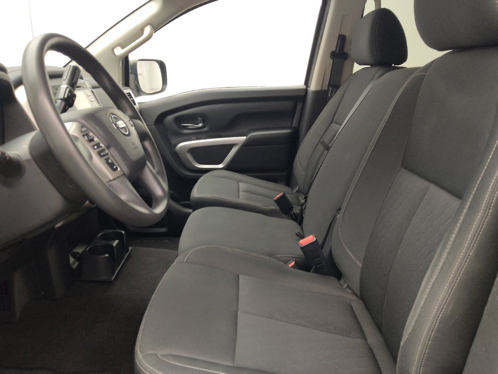Used 2017 Nissan Titan SV AWD/4WD image 17