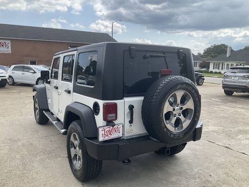 Used 2010 Jeep Wrangler Unlimited Sport RWD image 5