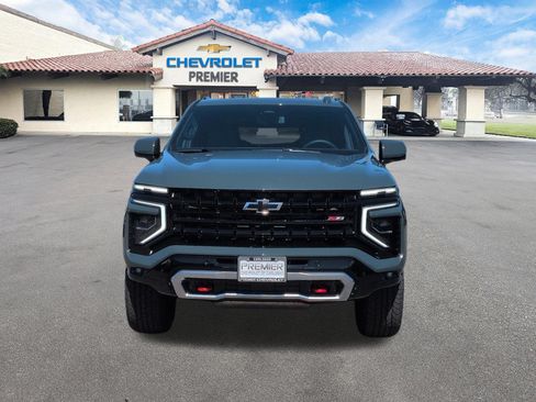 New 2026 Chevrolet Suburban Z71 w/ Z71 Off-Road Package AWD/4WD image 3