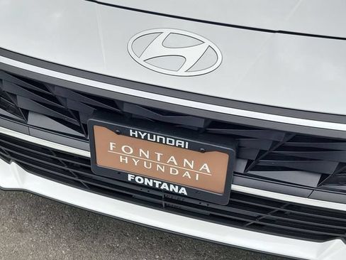 New 2026 Hyundai Elantra Hybrid FWD image 32
