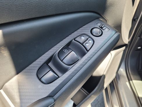 Used 2025 Nissan Altima 2.5 SV FWD image 27