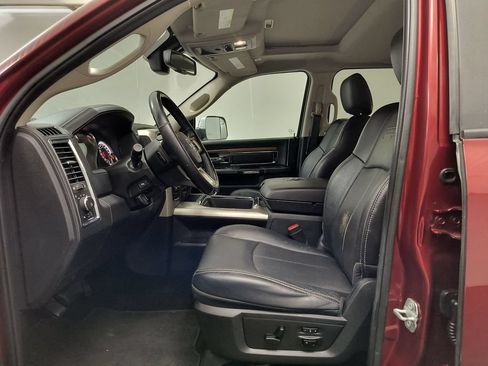 Used 2018 RAM 1500 Laramie w/ Convenience Group AWD/4WD image 5