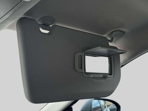 Used 2025 Nissan Rogue S AWD/4WD image 29