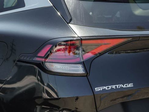 Certified 2023 Kia Sportage LX AWD/4WD image 7