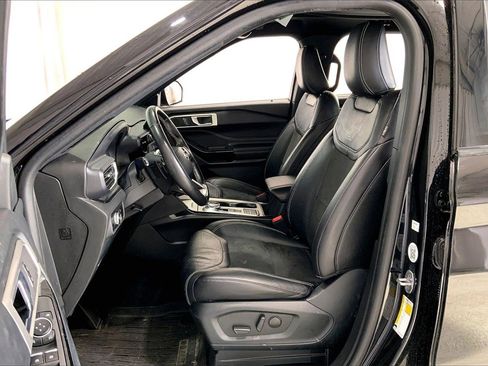Used 2023 Ford Explorer ST w/ ST Street Pack image 15