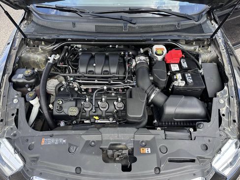 Used 2019 Ford Taurus Limited w/ Driver Assist Package FWD image 9