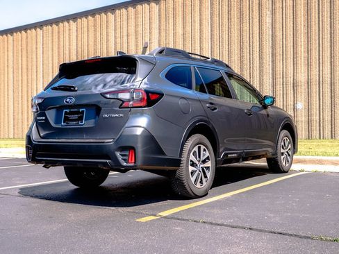 Used 2022 Subaru Outback Premium w/ Popular Package #1 AWD/4WD image 9