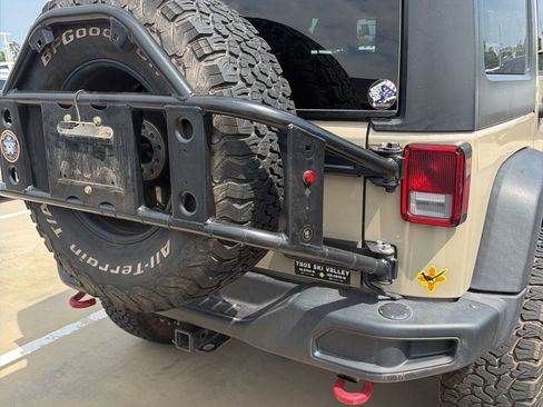 Used 2017 Jeep Wrangler Unlimited Rubicon AWD/4WD image 6