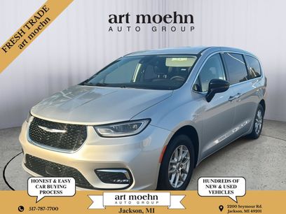 Used 2024 Chrysler Pacifica Touring-L