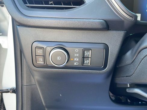 Used 2025 Ford Escape SE FWD image 12