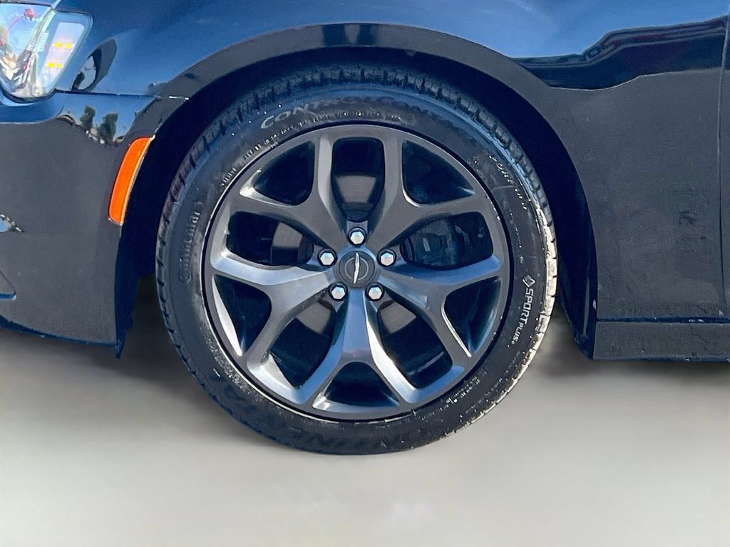 Used 2020 Chrysler 300 Touring w/ Sport Appearance Package RWD image 29
