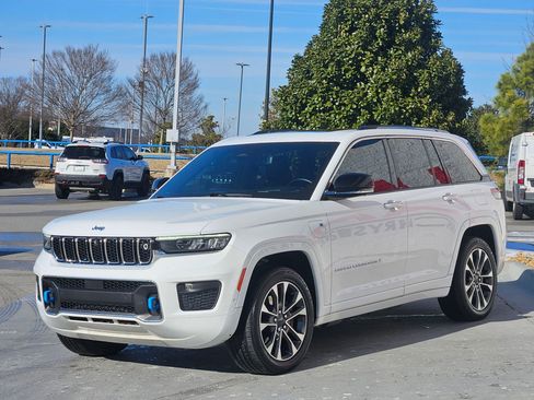 Used 2022 Jeep Grand Cherokee Overland w/ Advanced Protech Group III image 3