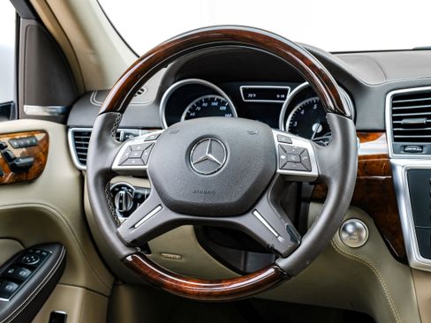 Used 2015 Mercedes-Benz ML 400 4MATIC image 16