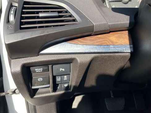 Used 2020 Acura MDX Advance image 15