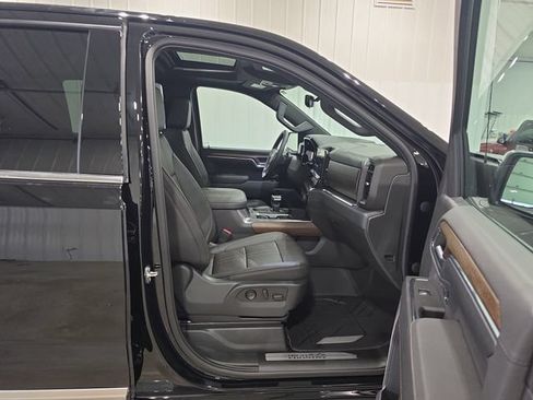 Used 2023 Chevrolet Silverado 1500 High Country w/ High Country Premium Package AWD/4WD image 30