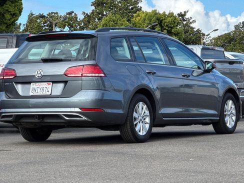 Used 2019 Volkswagen Golf S image 4