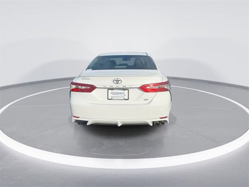 Used 2018 Toyota Camry SE image 7
