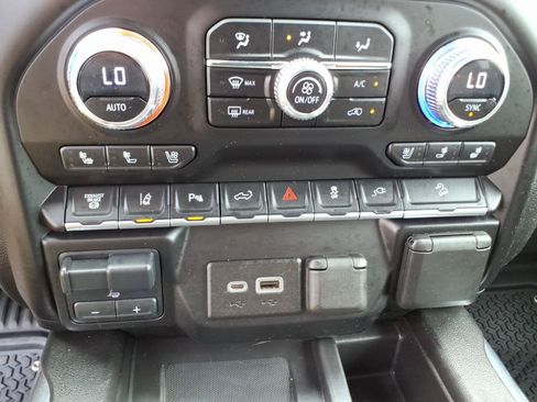 Used 2023 GMC Sierra 2500 AT4 w/ AT4 Preferred Package AWD/4WD image 23