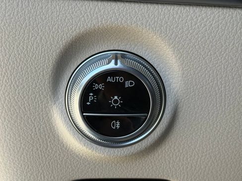Used 2024 Mercedes-Benz C 300 4MATIC Sedan image 31