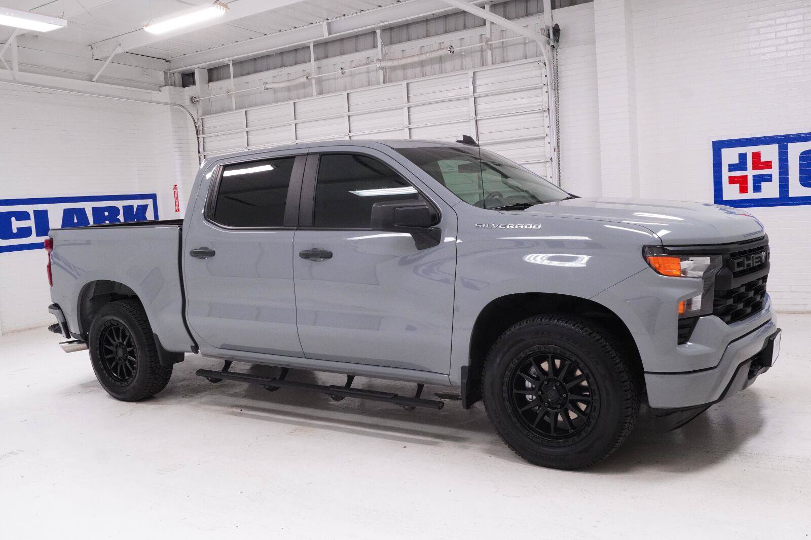 Used 2024 Chevrolet Silverado 1500 Custom RWD image 4