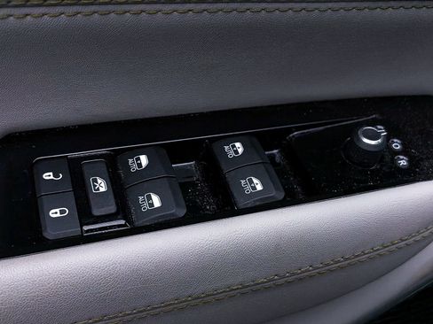 Used 2022 Jeep Wagoneer Series III w/ Premium Group I image 18