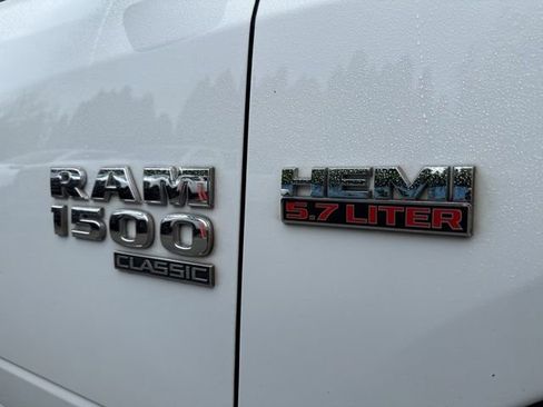 Used 2019 RAM 1500 Classic SLT AWD/4WD image 12